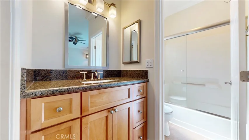 27867 Crown Court Circle Unit 75, Valencia, California 91354