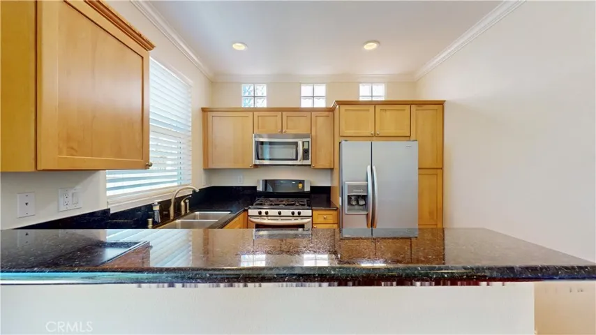27867 Crown Court Circle Unit 75, Valencia, California 91354