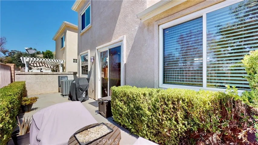 27867 Crown Court Circle Unit 75, Valencia, California 91354