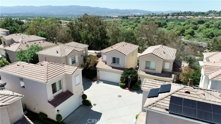 27867 Crown Court Circle Unit 75, Valencia, California 91354