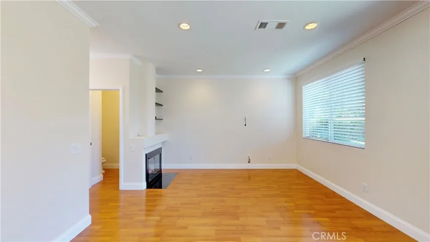 27867 Crown Court Circle Unit 75, Valencia, California 91354