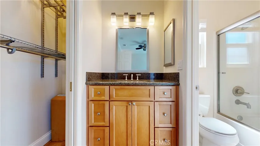 27867 Crown Court Circle Unit 75, Valencia, California 91354