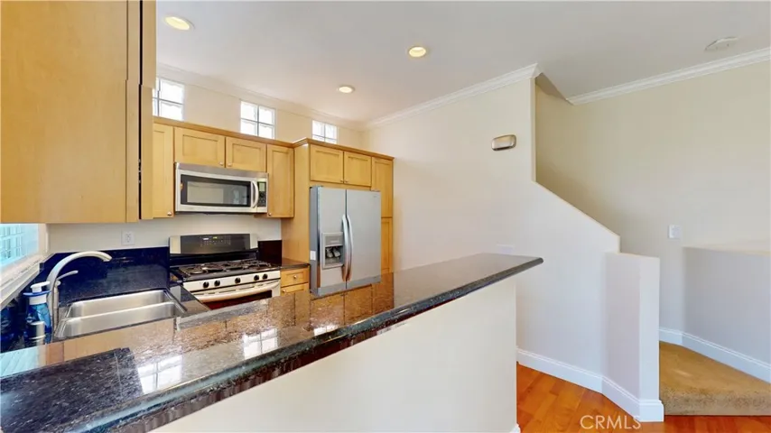 27867 Crown Court Circle Unit 75, Valencia, California 91354