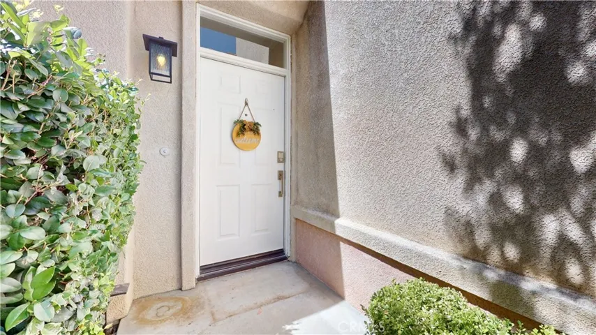 27867 Crown Court Circle Unit 75, Valencia, California 91354