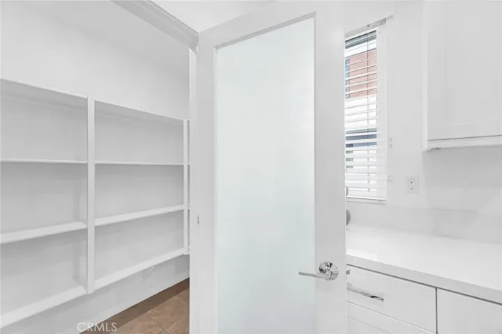 Walk in pantry