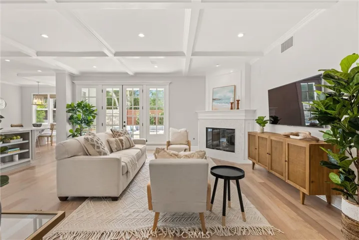 1605 Magnolia Avenue, Manhattan Beach, California 90266