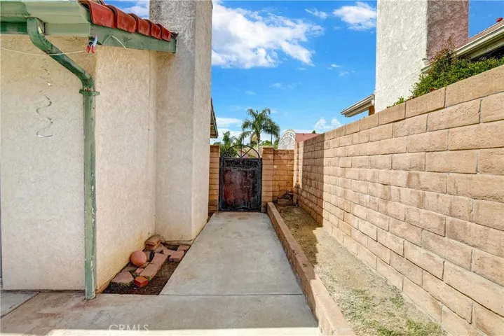 11706 Rincon Avenue, Sylmar, California 91342