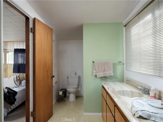 Separate studio/ADU (Accessory dwelling Unit).
