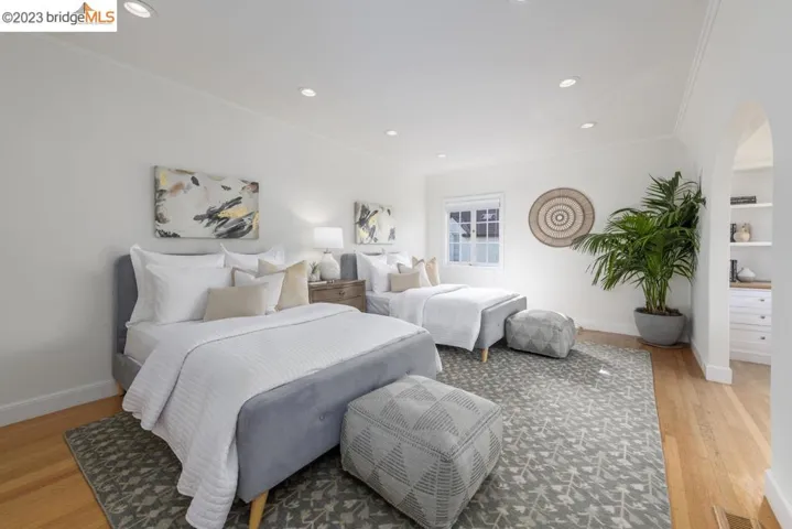 950 Larkspur Rd, Oakland, California 94610