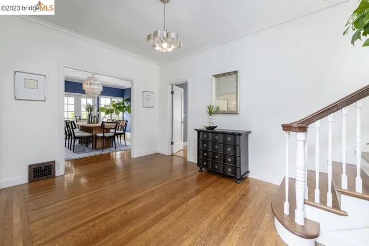 950 Larkspur Rd, Oakland, California 94610