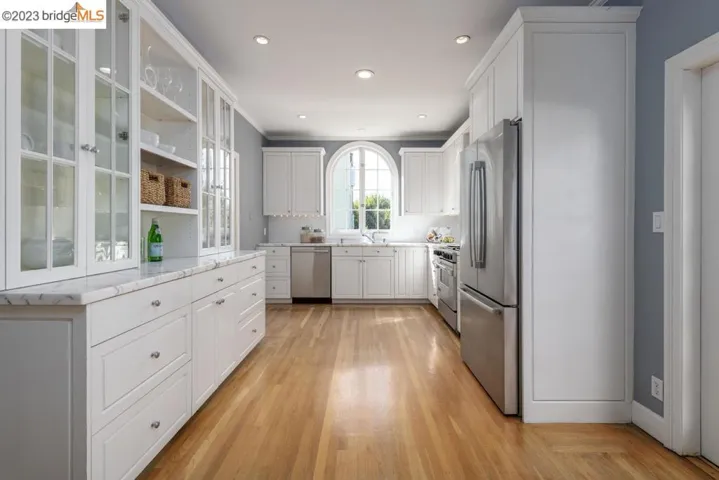 950 Larkspur Rd, Oakland, California 94610