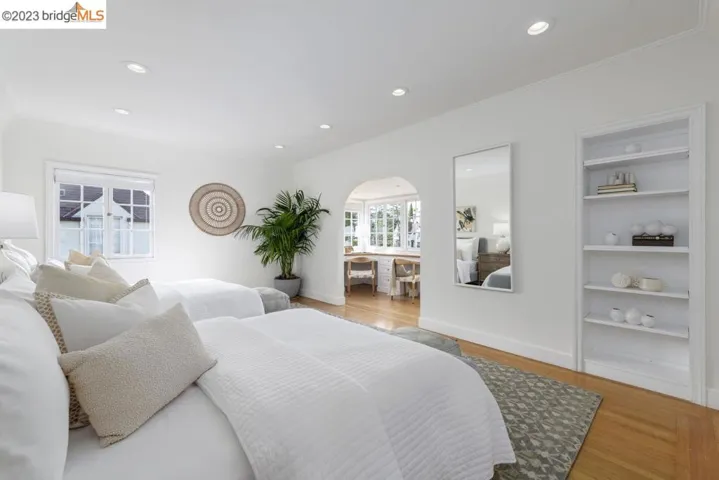 950 Larkspur Rd, Oakland, California 94610