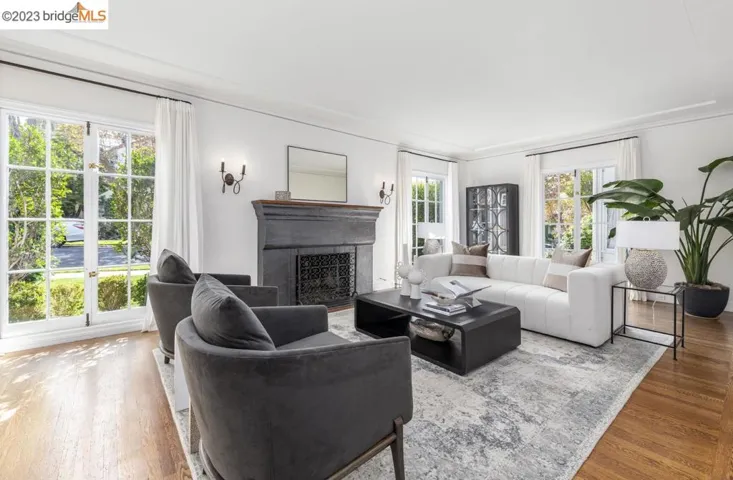 950 Larkspur Rd, Oakland, California 94610