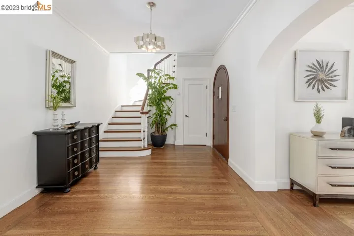 950 Larkspur Rd, Oakland, California 94610