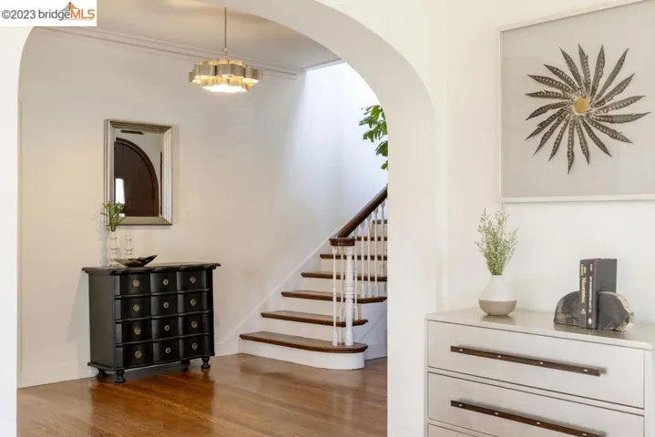 950 Larkspur Rd, Oakland, California 94610