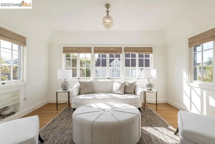 950 Larkspur Rd, Oakland, California 94610