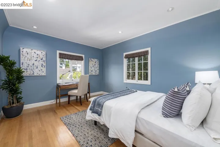 950 Larkspur Rd, Oakland, California 94610