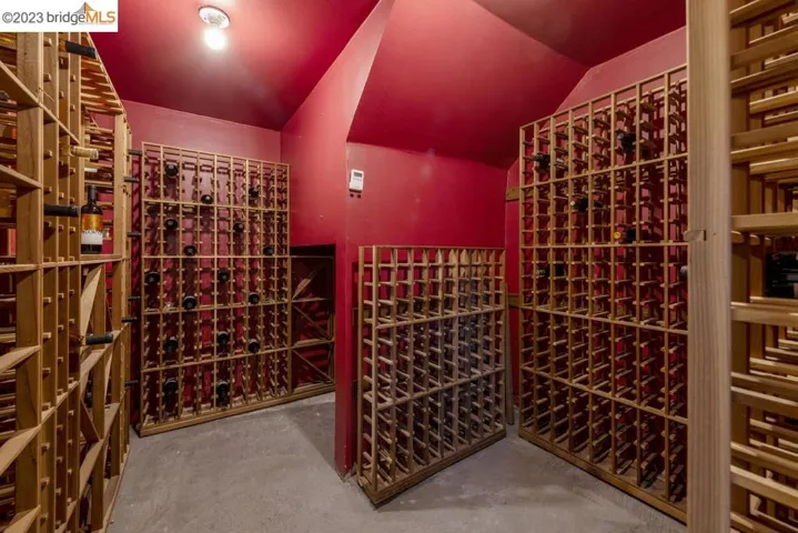 950 Larkspur Rd, Oakland, California 94610
