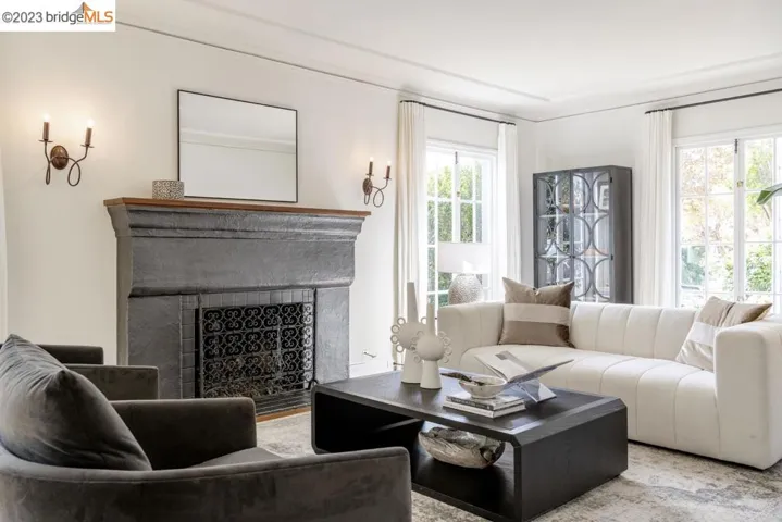 950 Larkspur Rd, Oakland, California 94610