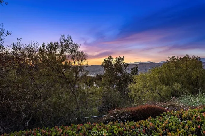 8105 E Bailey Way, Anaheim Hills, California 92808