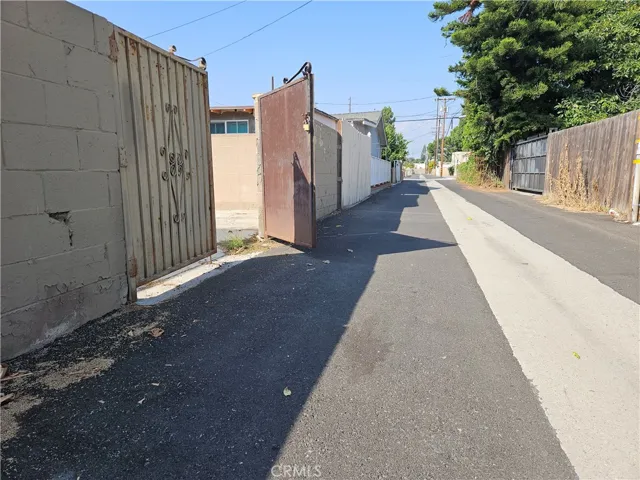 4712 Durfee Ave Alley Access 2