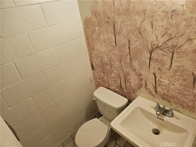 4712 Durfee Ave Bathroom
