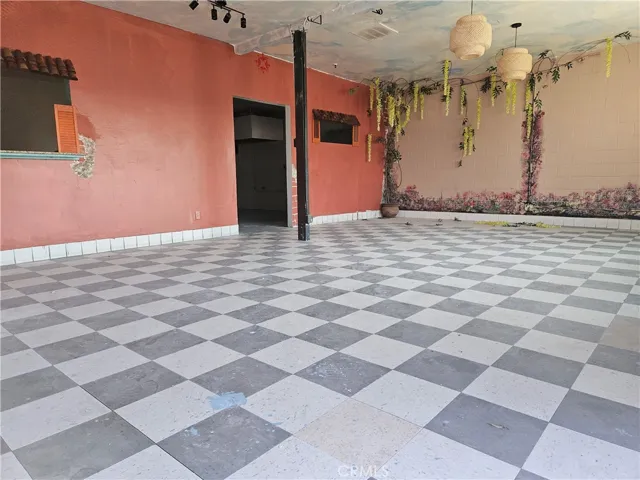 4712 Durfee Ave Main Room 2