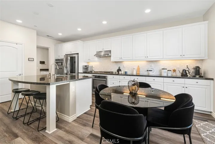 576 Escenico, Lake Forest, California 92630