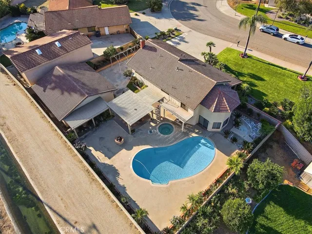 7060 Edgewild Drive, Riverside, California 92506