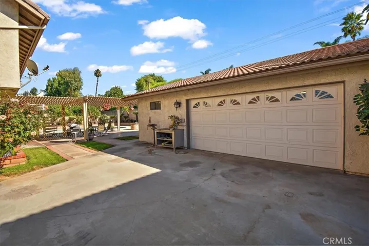 7060 Edgewild Drive, Riverside, California 92506