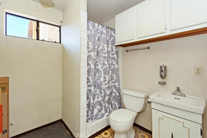 7060 Edgewild Drive, Riverside, California 92506