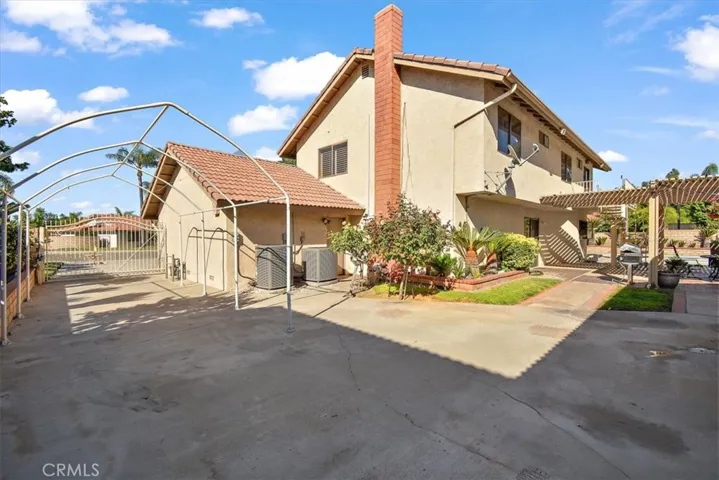 7060 Edgewild Drive, Riverside, California 92506