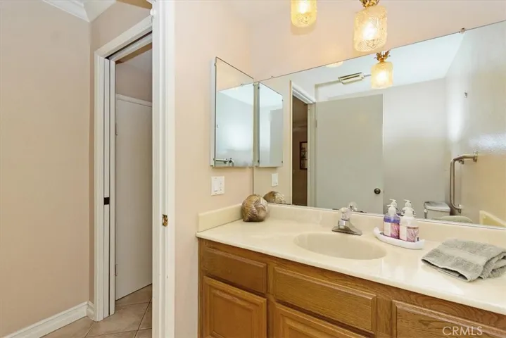 7060 Edgewild Drive, Riverside, California 92506
