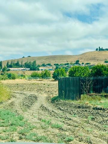 100 Cowden Road, Hollister, California 95023
