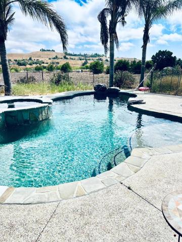 100 Cowden Road, Hollister, California 95023
