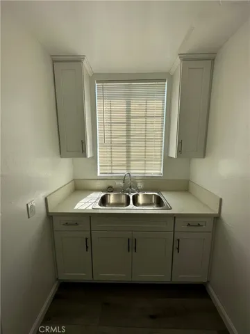 7716 California Avenue, Huntington Park, California 90255