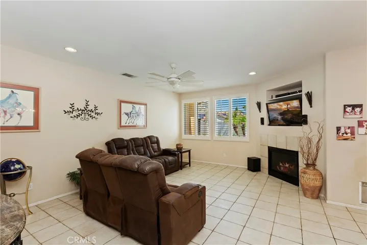 3159 Hannover Street, Corona, California 92882