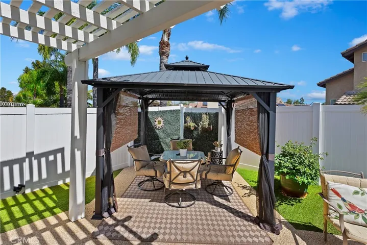 3159 Hannover Street, Corona, California 92882