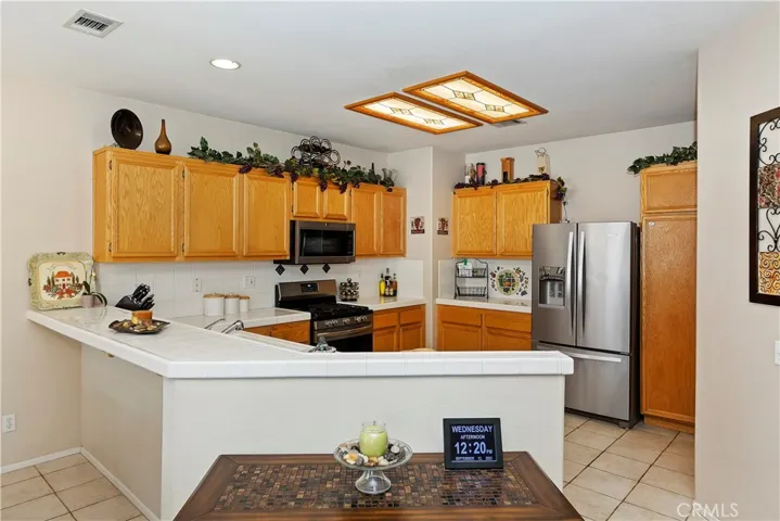 3159 Hannover Street, Corona, California 92882