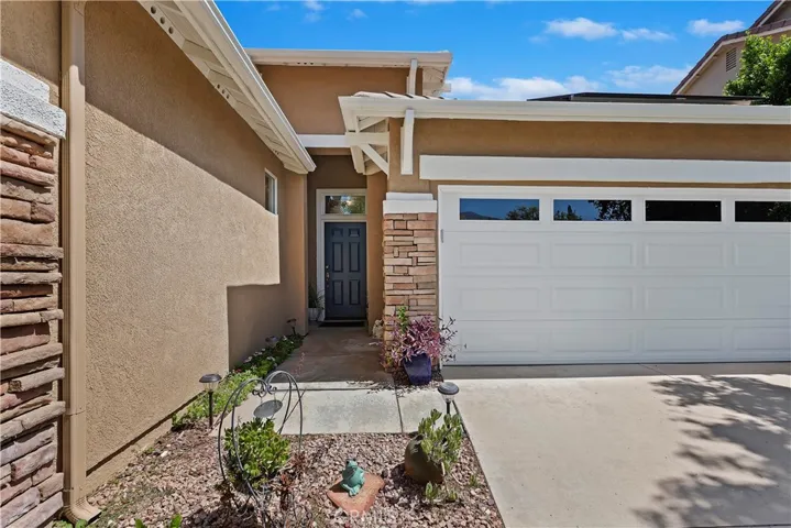 3159 Hannover Street, Corona, California 92882