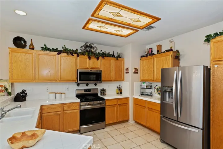 3159 Hannover Street, Corona, California 92882