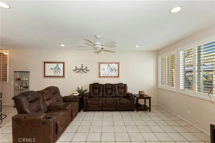 3159 Hannover Street, Corona, California 92882