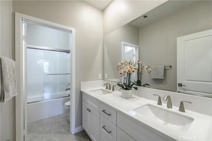 17 Country Glen, Pomona, California 91766