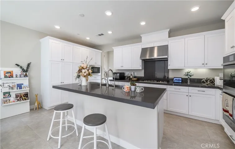 17 Country Glen, Pomona, California 91766