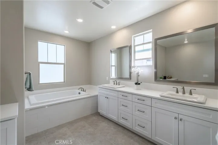 17 Country Glen, Pomona, California 91766