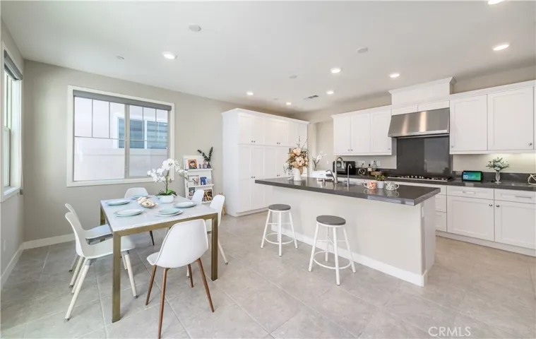 17 Country Glen, Pomona, California 91766