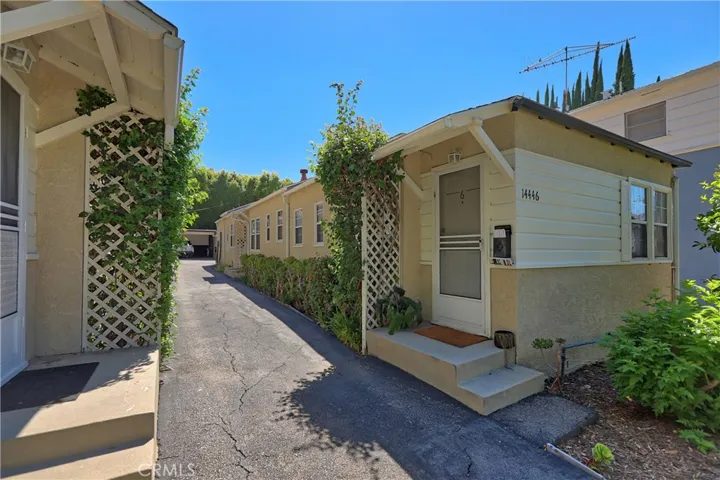 14446 Dickens Street, Sherman Oaks, California 91423