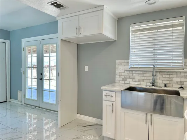 10915 Merino Avenue, Apple Valley, California 92308