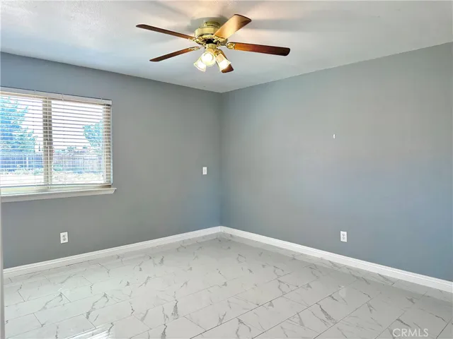 10915 Merino Avenue, Apple Valley, California 92308