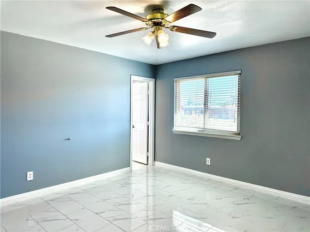 10915 Merino Avenue, Apple Valley, California 92308